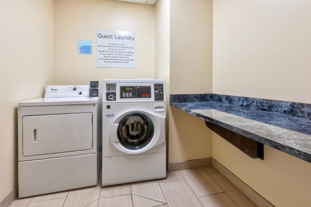 Holiday Inn Express & Suites - Effingham